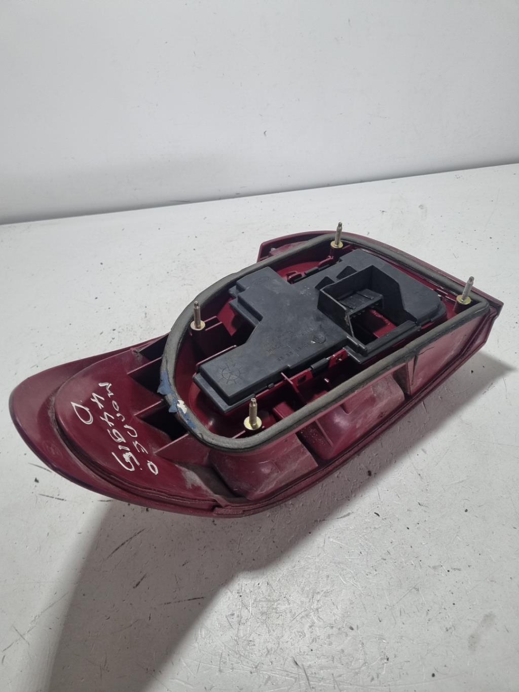 Fanale posteriore principale destro (luci) FORD MONDEO 1 PHASE 1 Diésel - 1