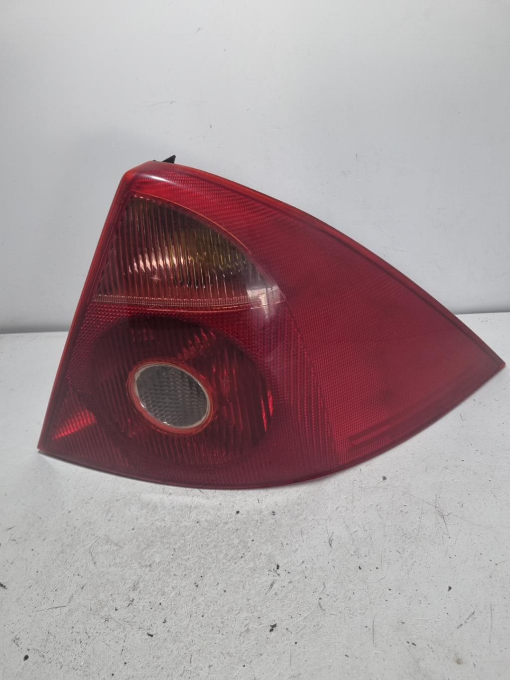 Fanale posteriore principale destro (luci) FORD MONDEO 2 Diésel - 1