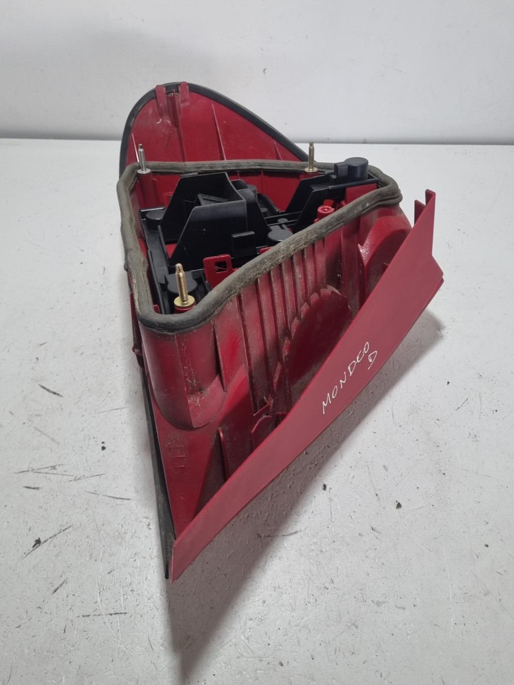 Fanale posteriore principale destro (luci) FORD MONDEO 2 Gasolina - 1
