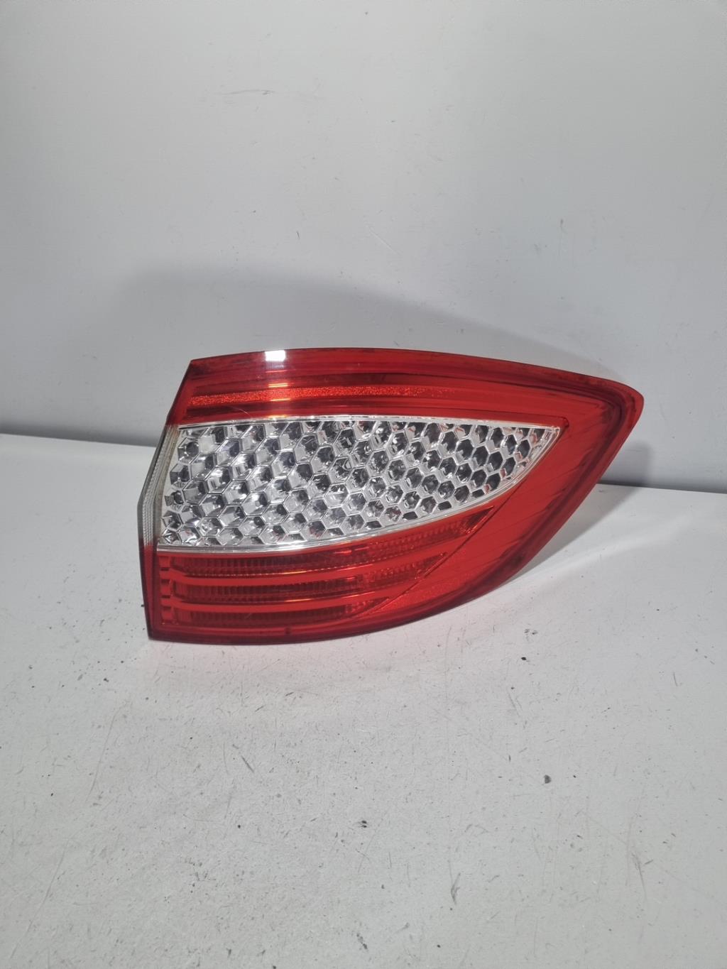 Fanale posteriore principale destro (luci) FORD MONDEO 3 PHASE 1 BREAK Diésel - 1
