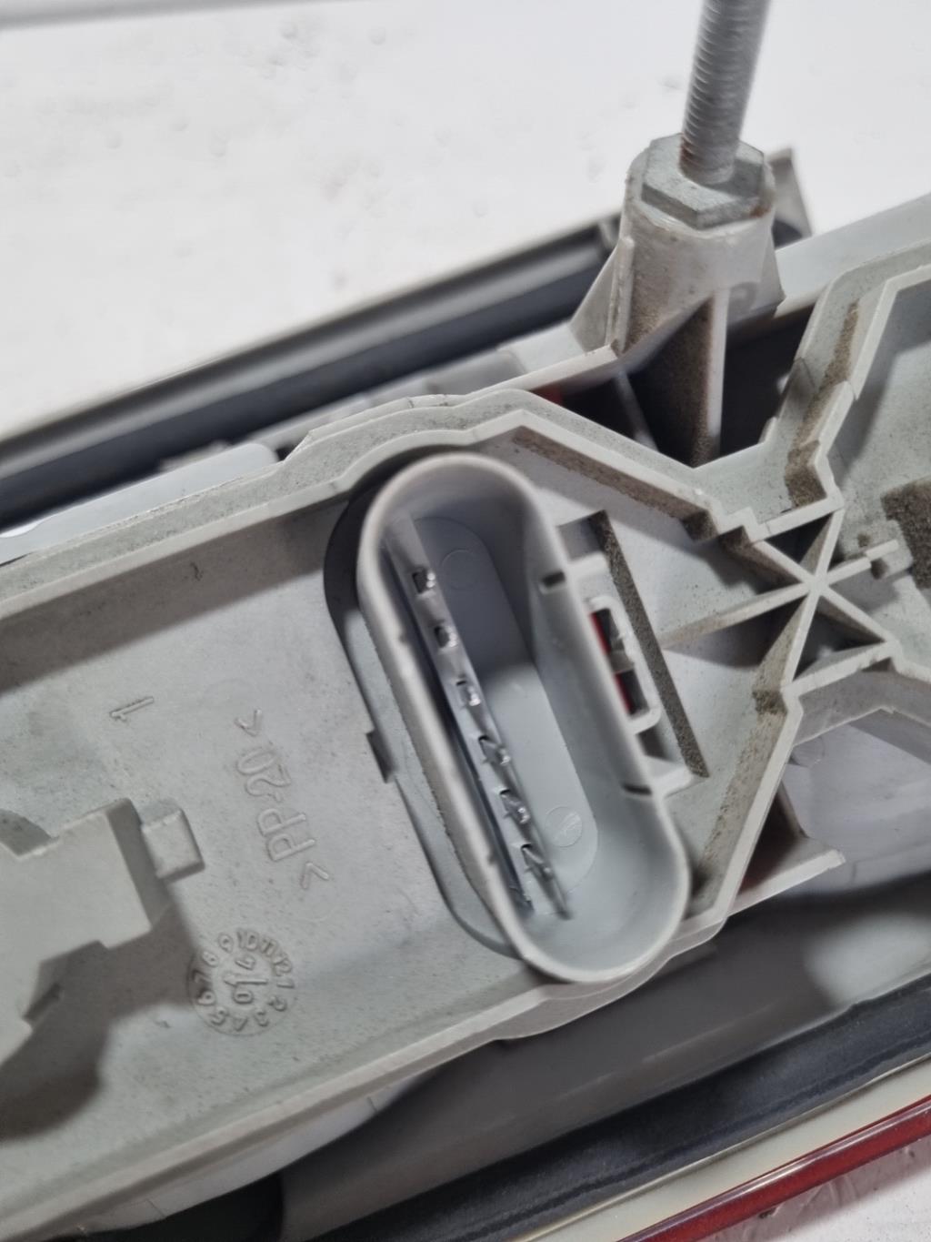 Fanale posteriore principale destro (luci) FORD TOURNEO CONNECT 1 PHASE 1 Diésel - 1
