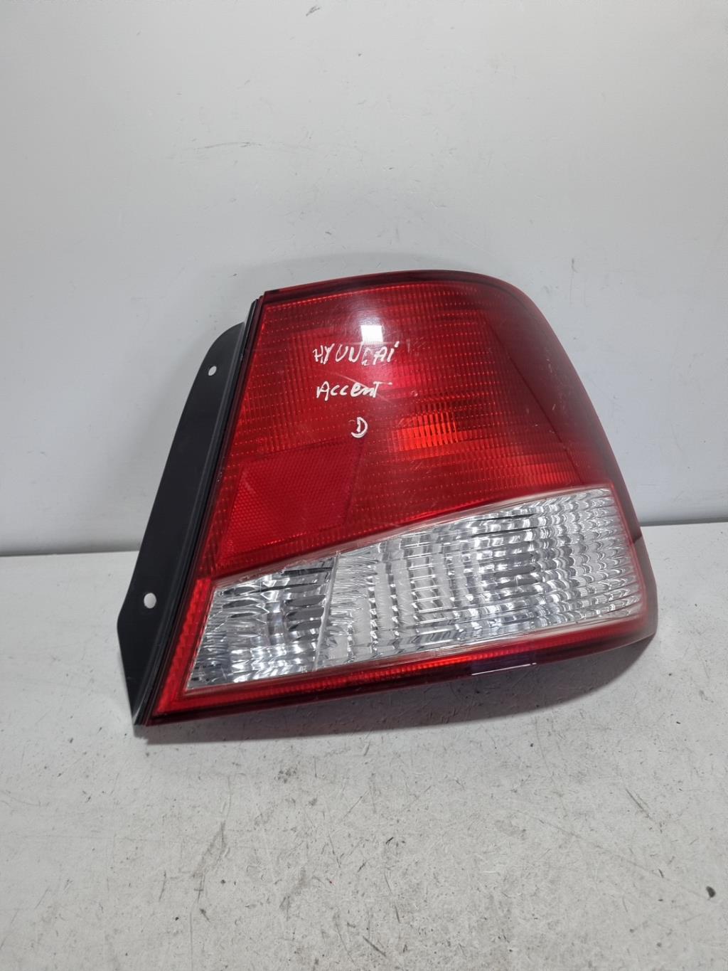 Fanale posteriore principale destro (luci) HYUNDAI ACCENT 1  - 1