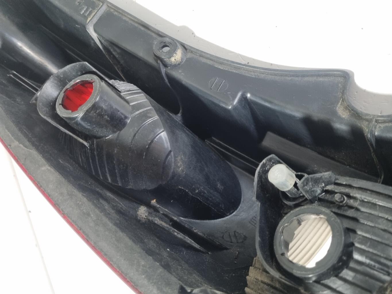Fanale posteriore principale destro (luci) NISSAN ALMERA TINO PHASE 1 Gasolina - 1