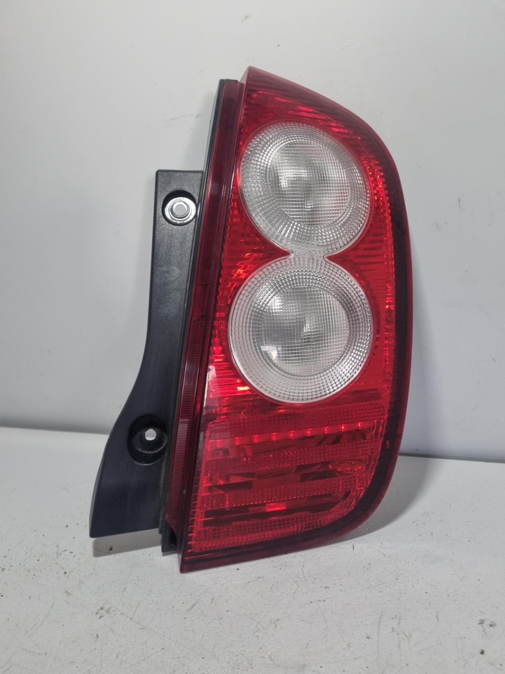 Fanale posteriore principale destro (luci) NISSAN MICRA 3 PHASE 2 Diésel - 1