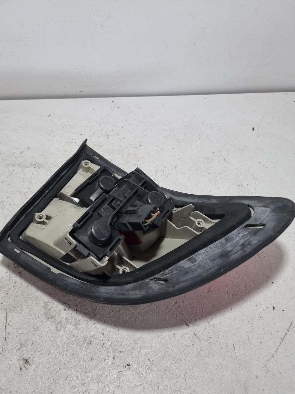 Fanale posteriore principale destro (luci) OPEL OMEGA A  - 1
