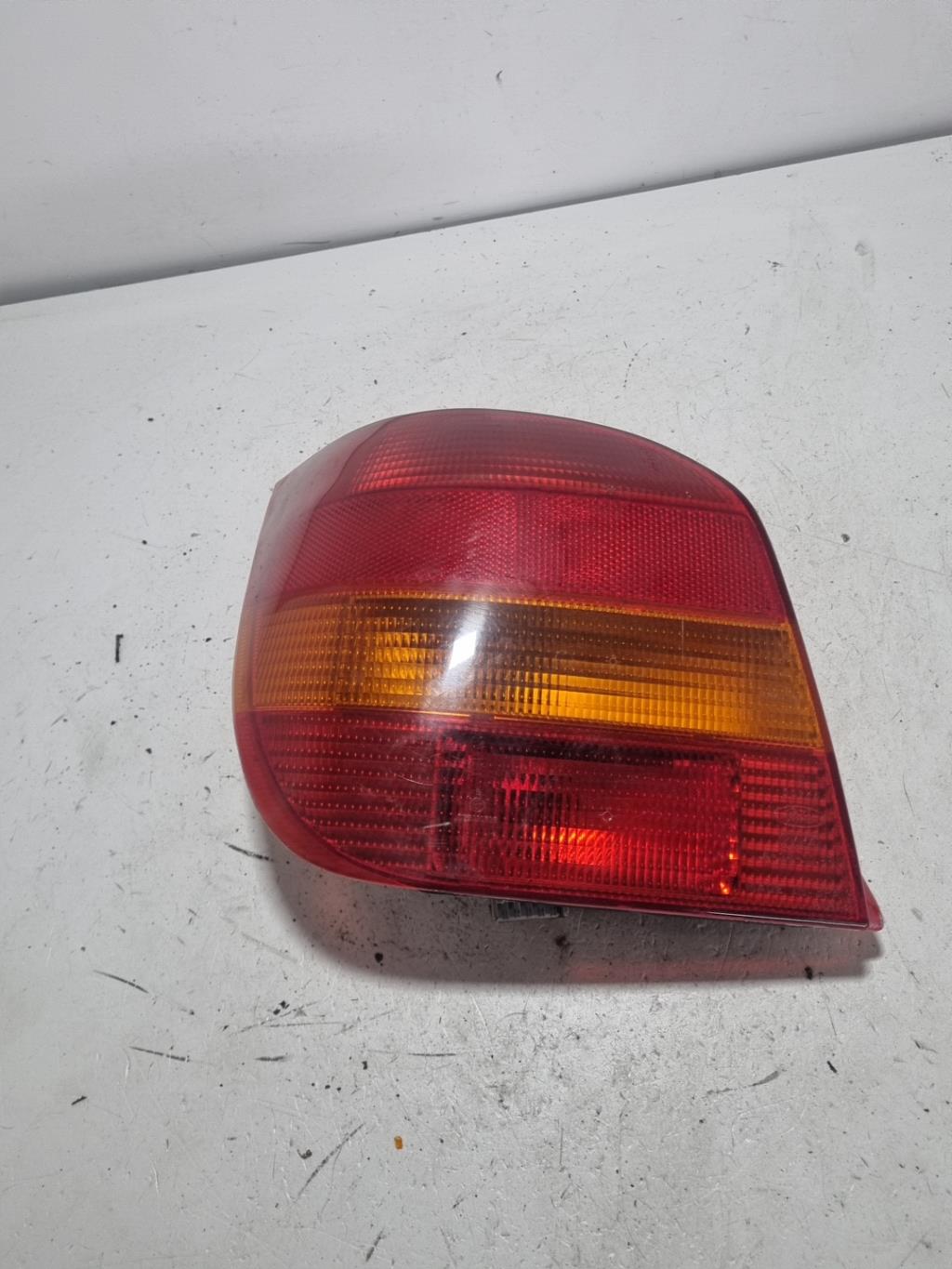 Fanale posteriore principale sinistro (luci) FORD FIESTA 3 PHASE 2 Diésel - 1