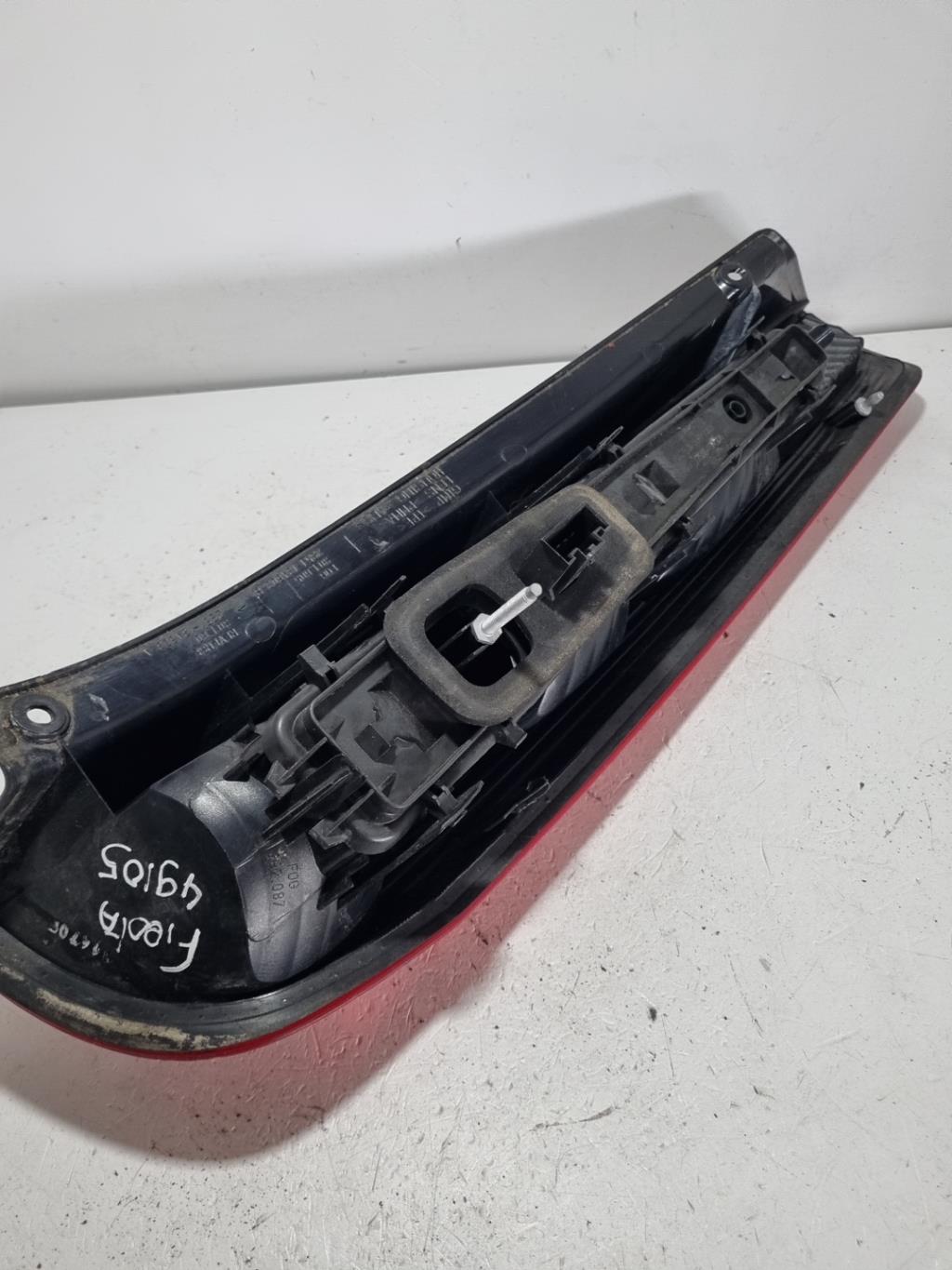 Fanale posteriore principale sinistro (luci) FORD FIESTA 5 PHASE 1 Gasolina - 1