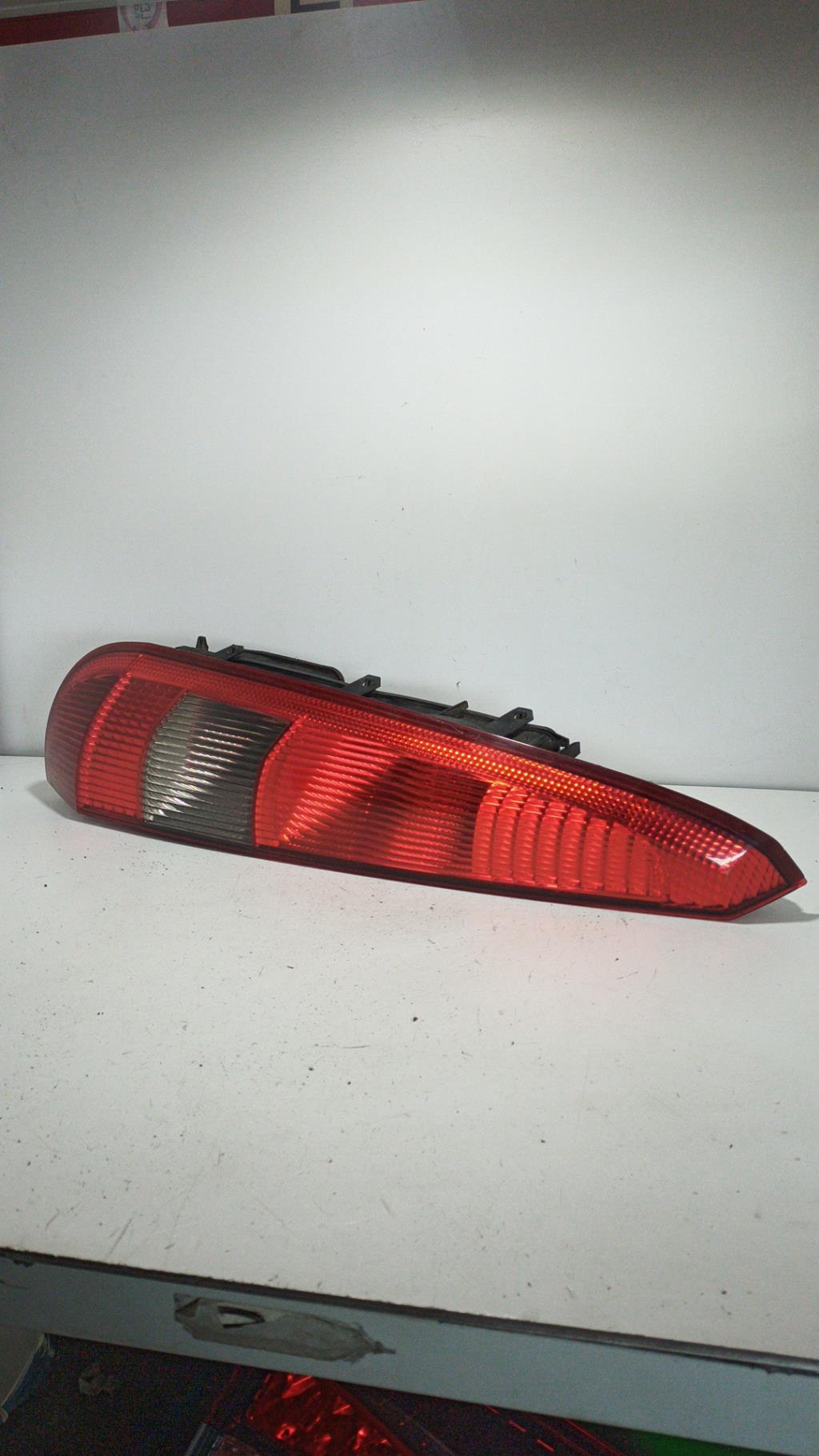 Fanale posteriore principale sinistro (luci) FORD FIESTA 5 PHASE 1 Gasolina - 1