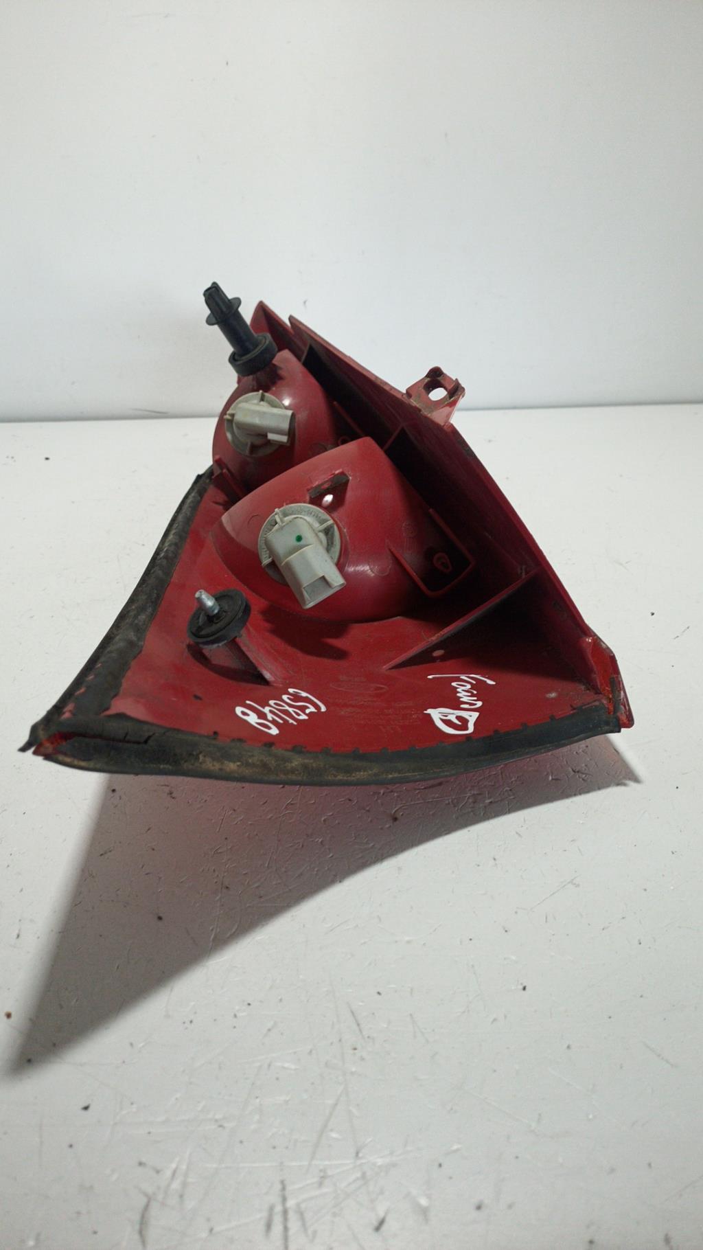 Fanale posteriore principale sinistro (luci) FORD FOCUS 1 Gasolina - 1