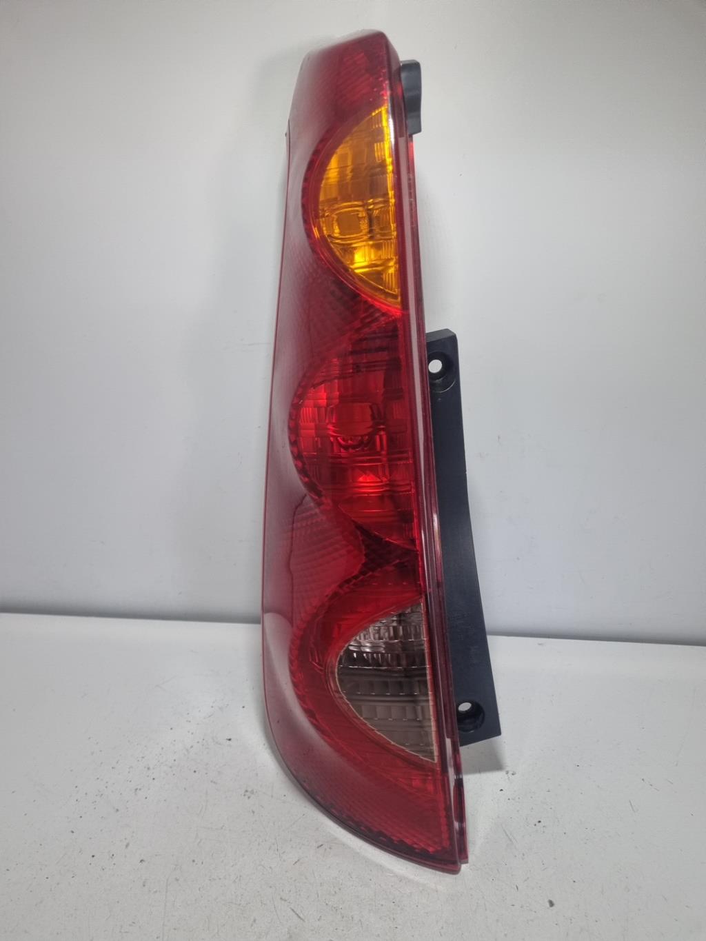 Fanale posteriore principale sinistro (luci) NISSAN NOTE 1 PHASE 1 Gasolina - 1