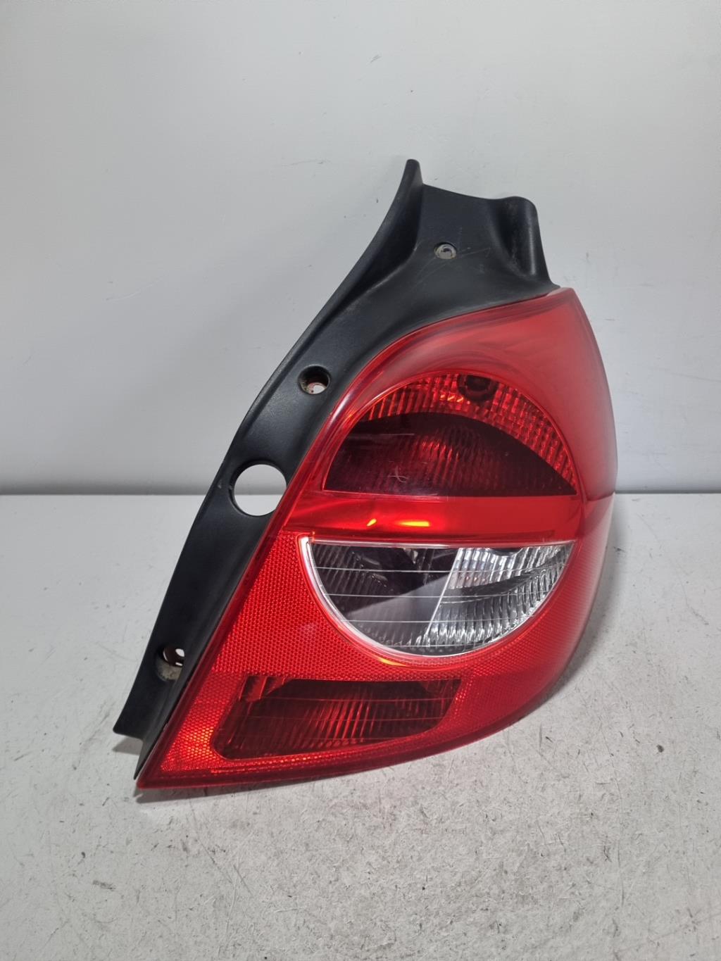 Fanale posteriore principale destro (luci) RENAULT CLIO 3 PHASE 1 Gasolina - 1