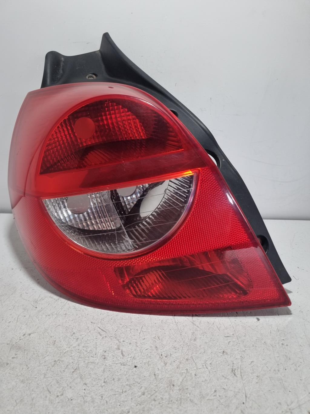 Fanale posteriore principale sinistro (luci) RENAULT CLIO 3 PHASE 1 Gasolina - 1