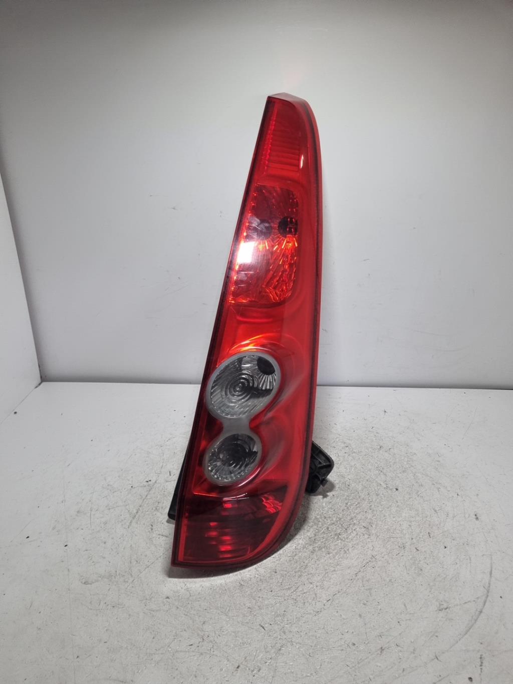 Fanale posteriore principale destro (luci) FORD FIESTA 5 PHASE 2 Diésel - 1