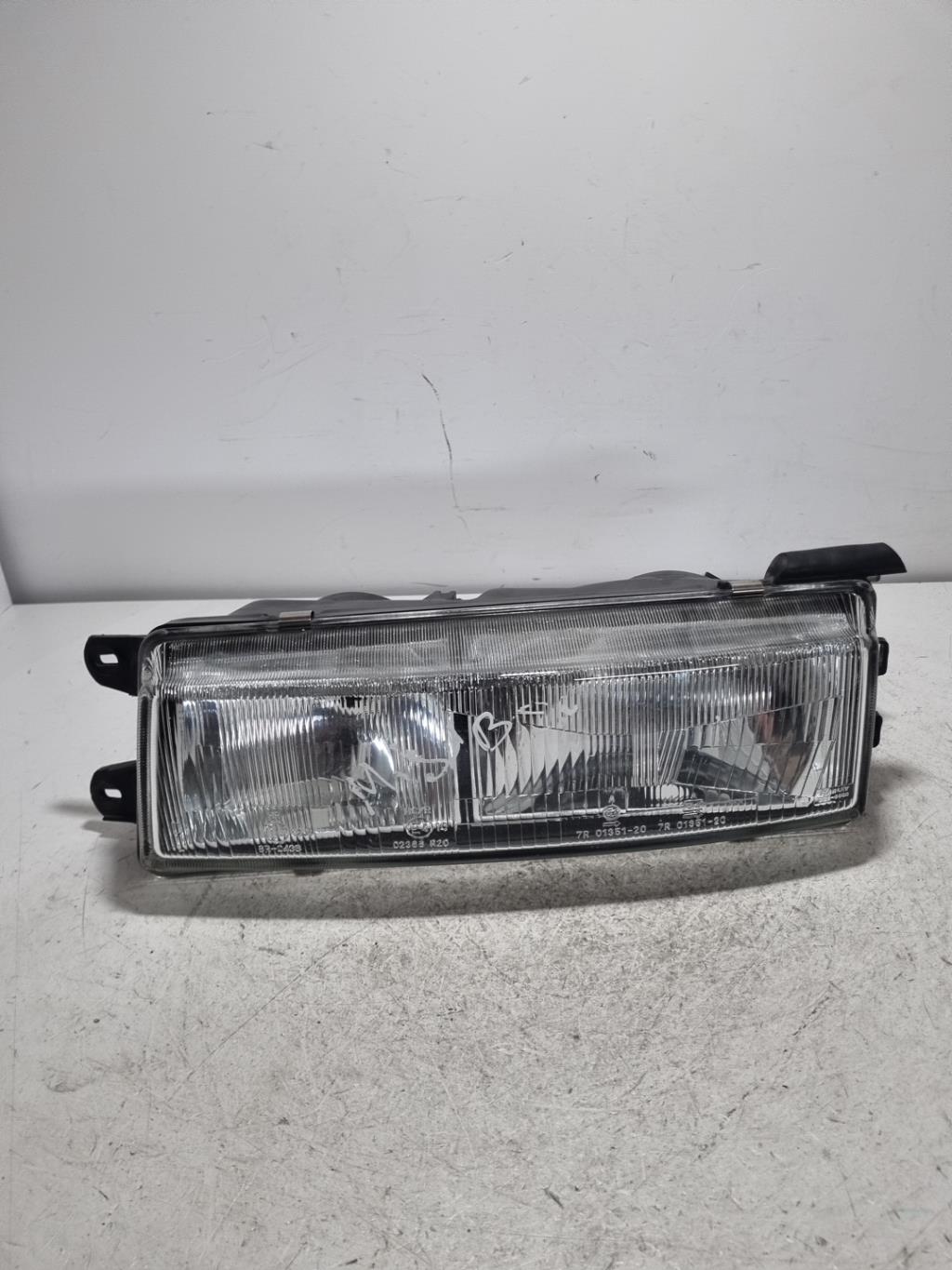 Gruppo ottico anteriore principale sinistro (luci)(faro) MITSUBISHI COLT 1  - 1