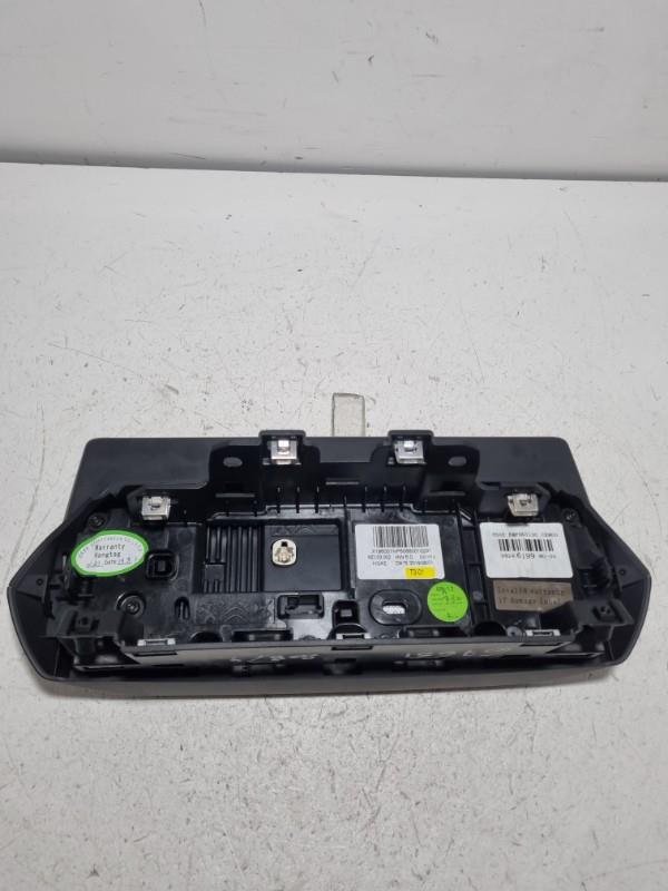 Ecran GPS PEUGEOT 208 2 Essence - 1