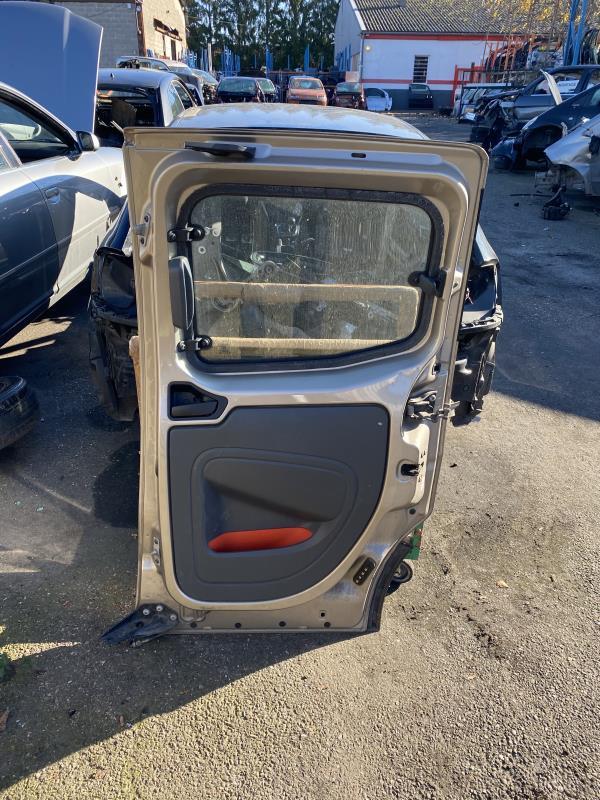 Porte laterale droit CITROEN NEMO Diesel - 1