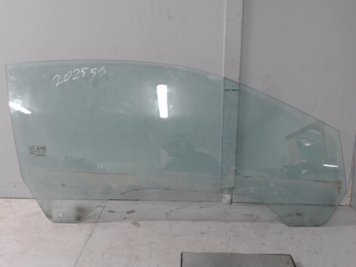 Vitre avant droit FORD FOCUS 2 PHASE 2 CABRIOLET Diesel - 1