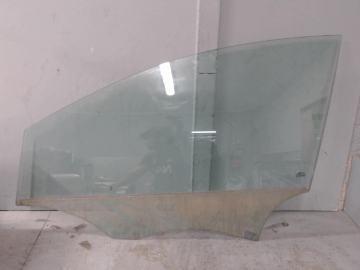 Vitre avant gauche SEAT IBIZA 4 PHASE 1 Diesel - 1