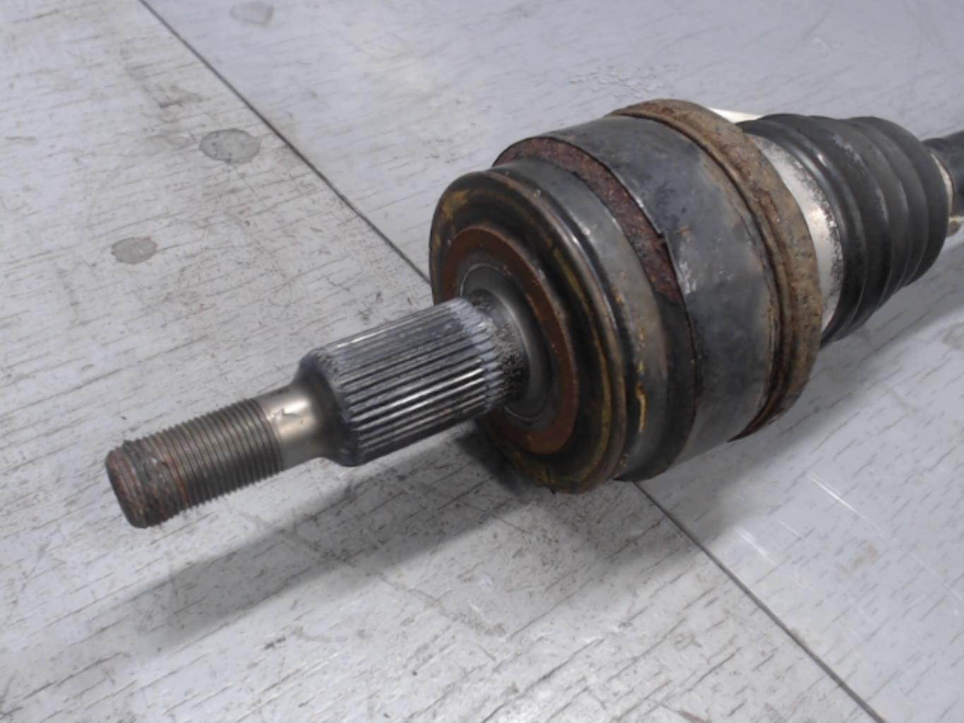 Giunto cardanico posteriore sinistro (trasmissione) VOLKSWAGEN TOUAREG 1 PHASE 1 Diésel - 1