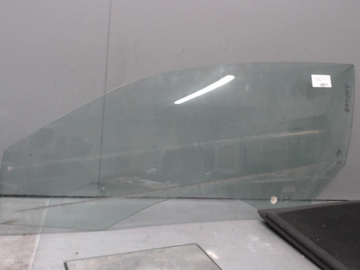 Vitre avant gauche VOLKSWAGEN SCIROCCO 3 PHASE 1 COUPE Diesel - 1