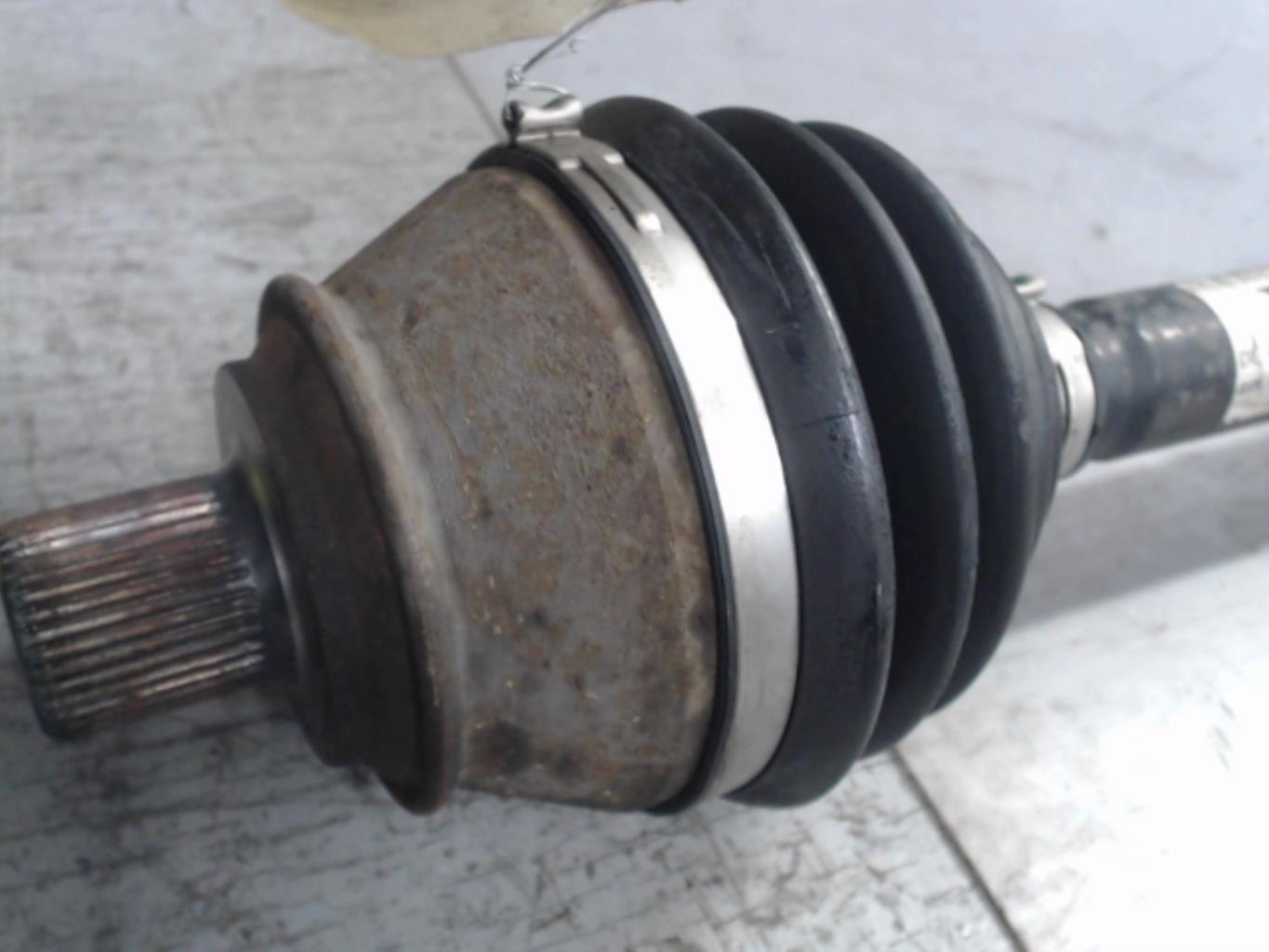 Giunto cardanico albero di trasmissione sinistro AUDI A6 3 AVANT PHASE 1 BREAK Diésel - 1