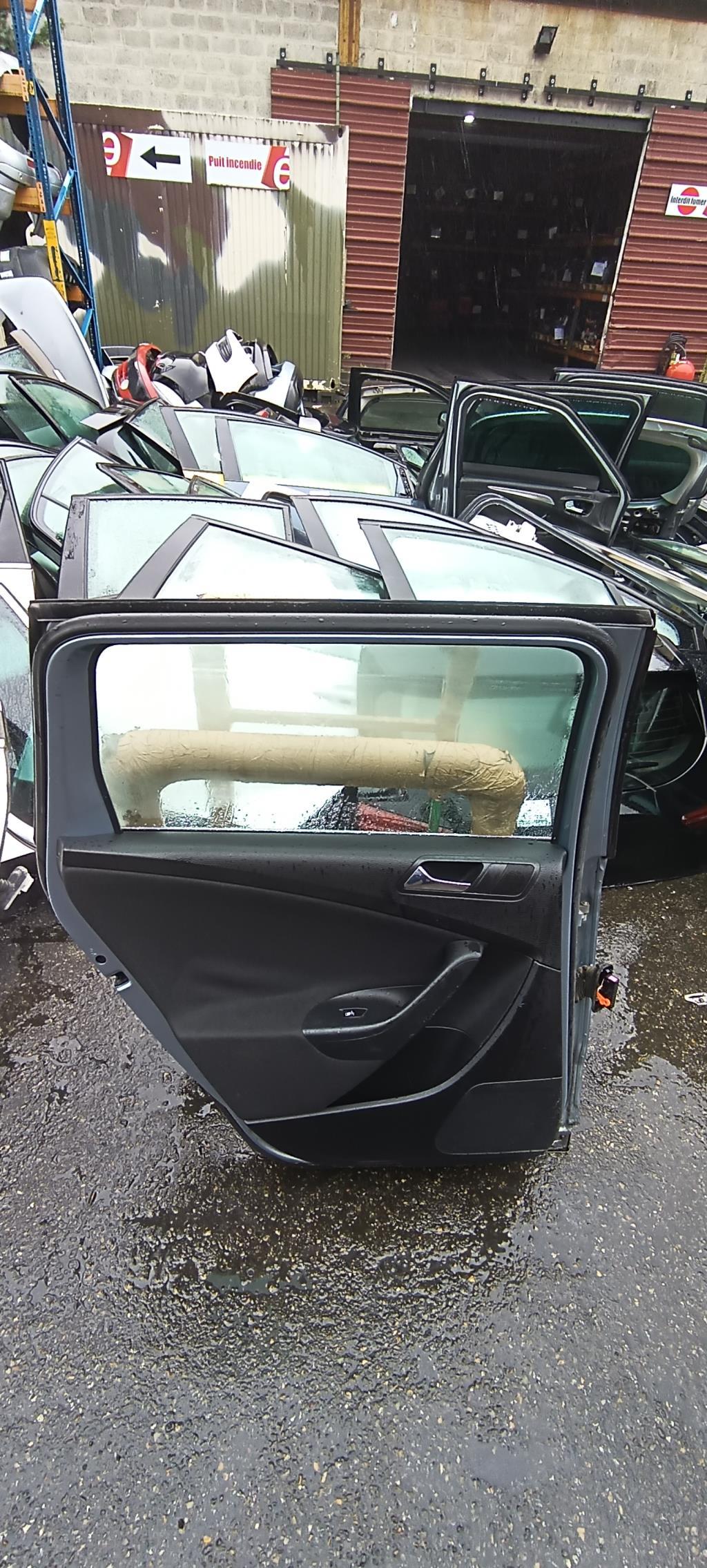 Portiera posteriore sinistra VOLKSWAGEN PASSAT 5 BREAK Diésel - 1