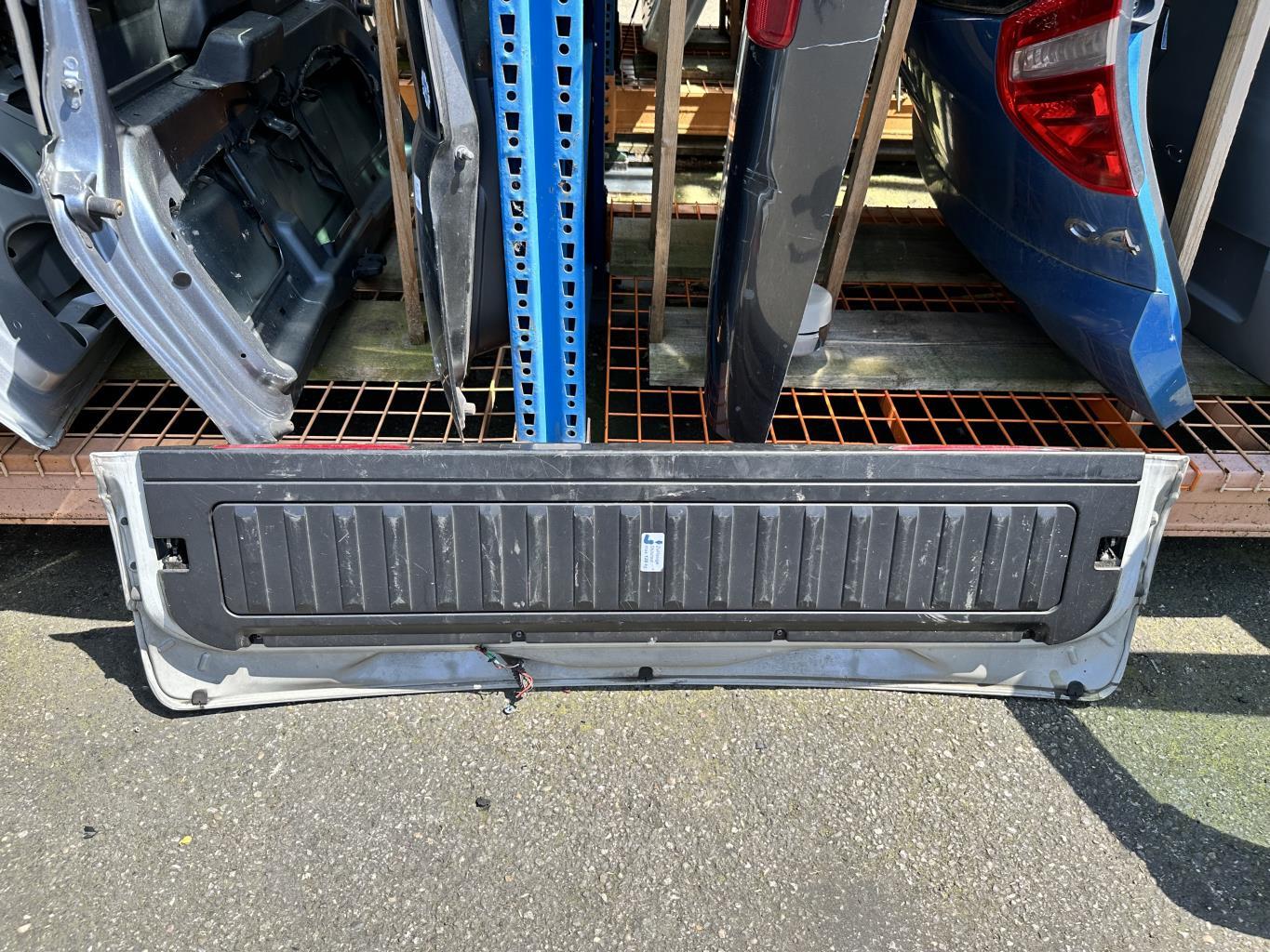 Hayon inferieur BMW X5 E53 Diesel - 1