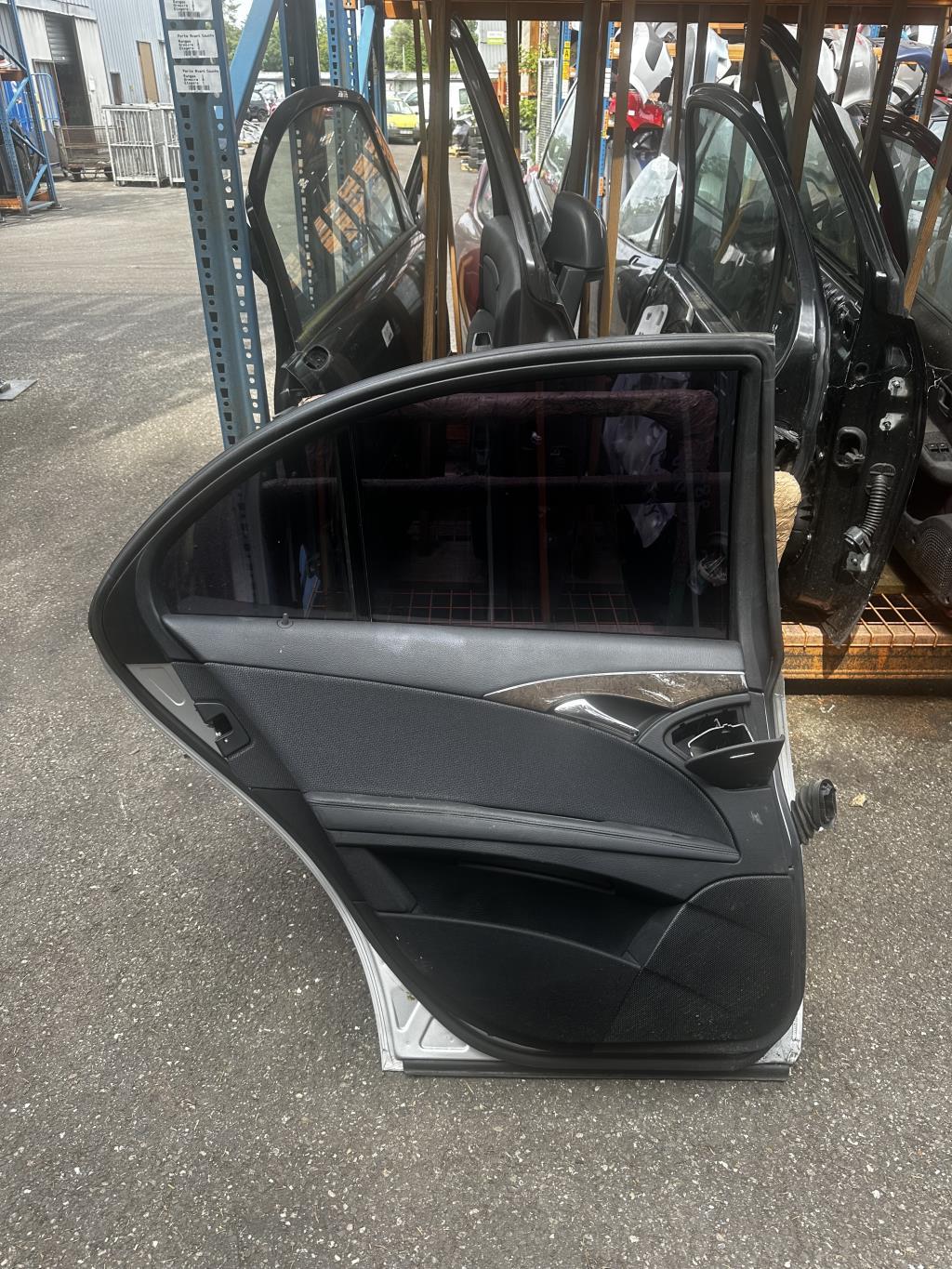 Portiera posteriore sinistra MERCEDES CLASSE E 211 PHASE 2 Diésel - 1