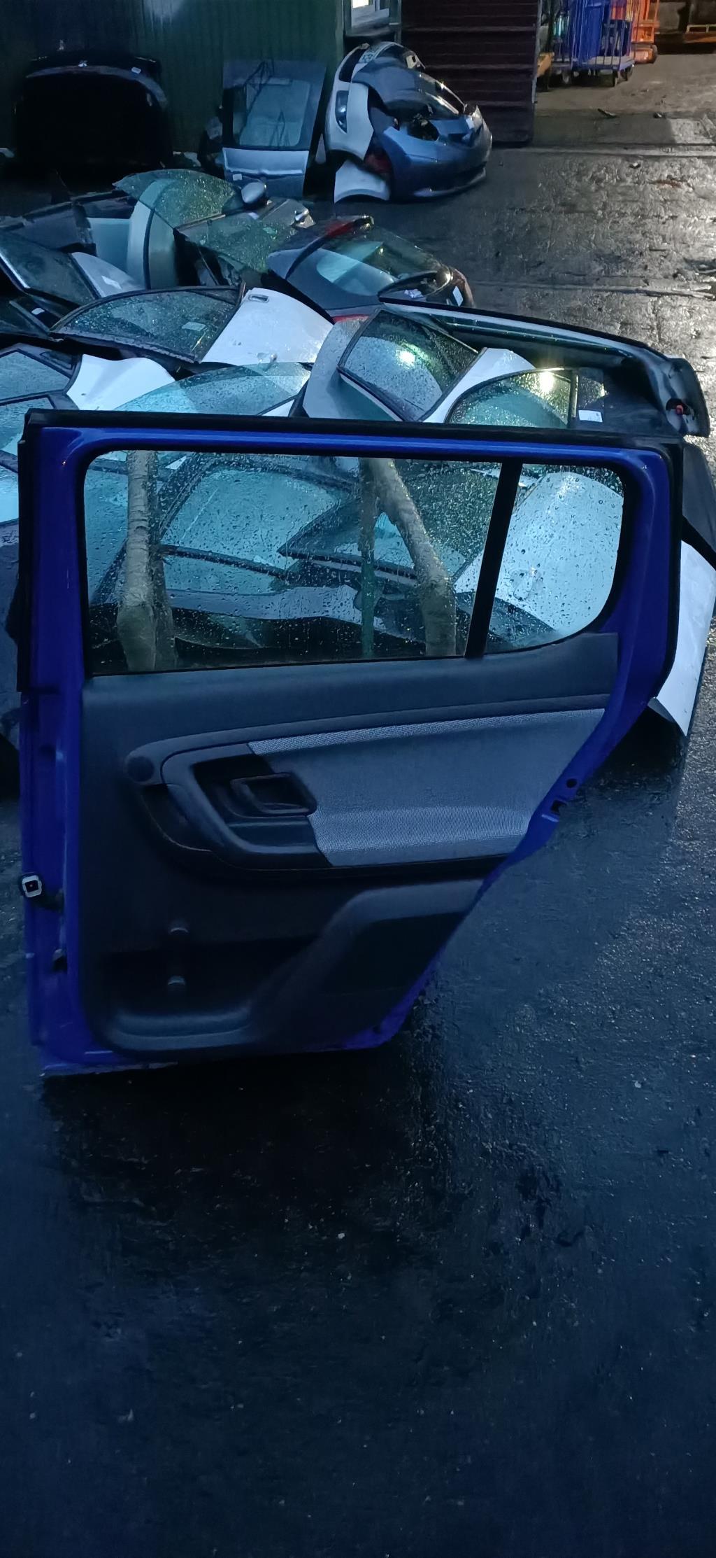 Portiera posteriore destra SKODA FABIA 2 PHASE 1 Gasolina - 1