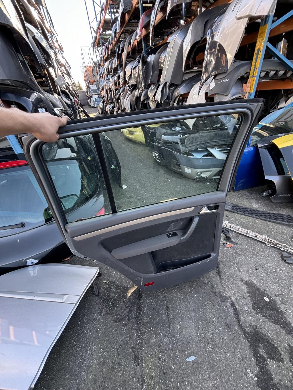 Portiera posteriore sinistra VOLKSWAGEN TOURAN 1 PHASE 2 Diésel - 1
