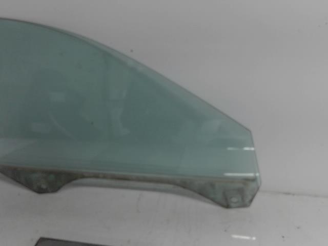Vitre avant droit AUDI A6 2 PHASE 1 Diesel - 1