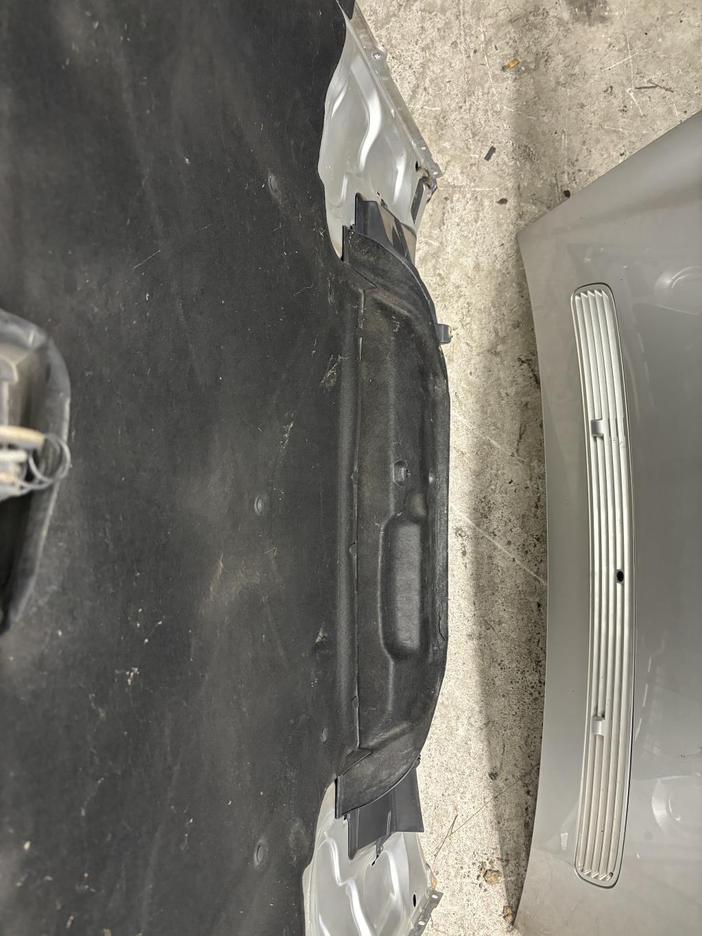 Capot MERCEDES CLASSE E 210 PHASE 1 Essence - 1