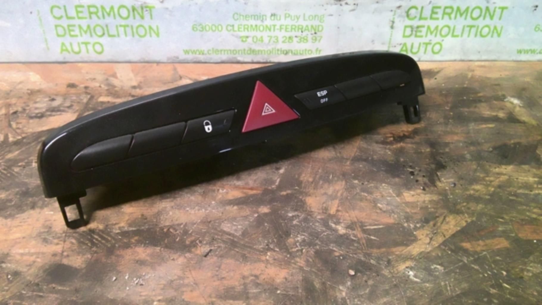 Bouton de warning PEUGEOT 308 1 PHASE 1 CABRIOLET Diesel - 1