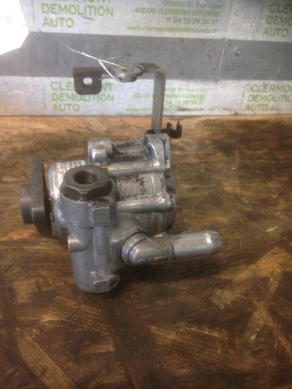 Pompe de direction AUDI A4 3  - 1