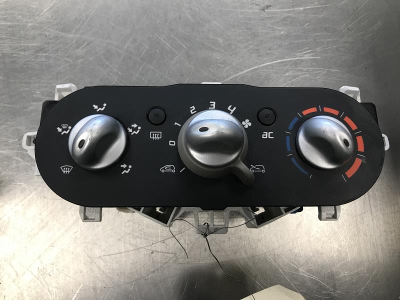 Commande chauffage RENAULT TWINGO 2 PHASE 1 Diesel - 1
