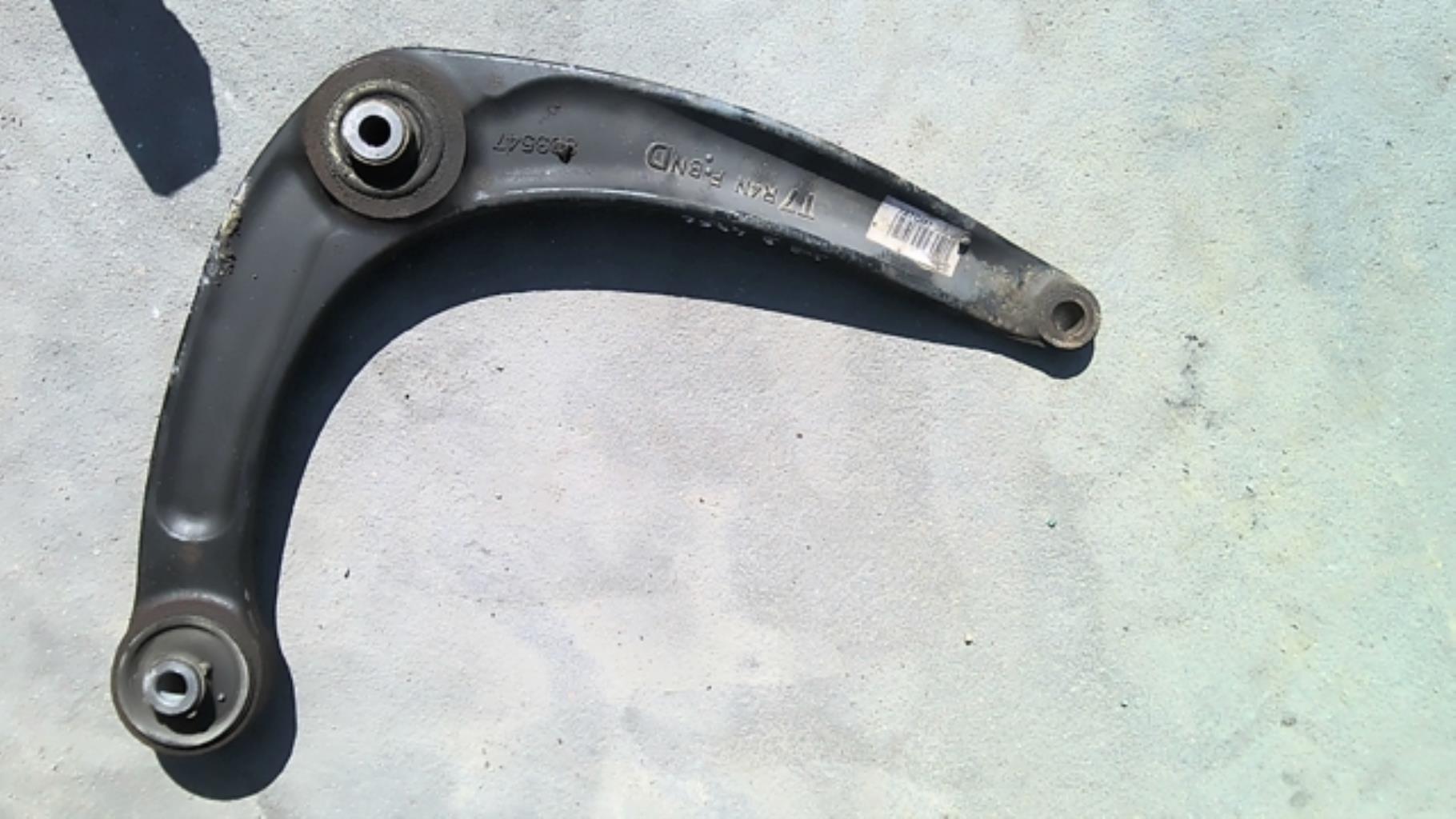 Triangle avant droit PEUGEOT 308 1 PHASE 1 Diesel - 1