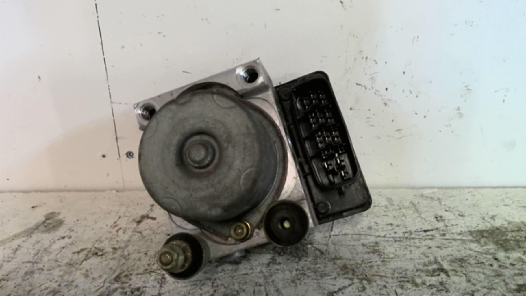 Bloc ABS (freins anti-blocage) TOYOTA YARIS 1 PHASE 2 Essence - 1