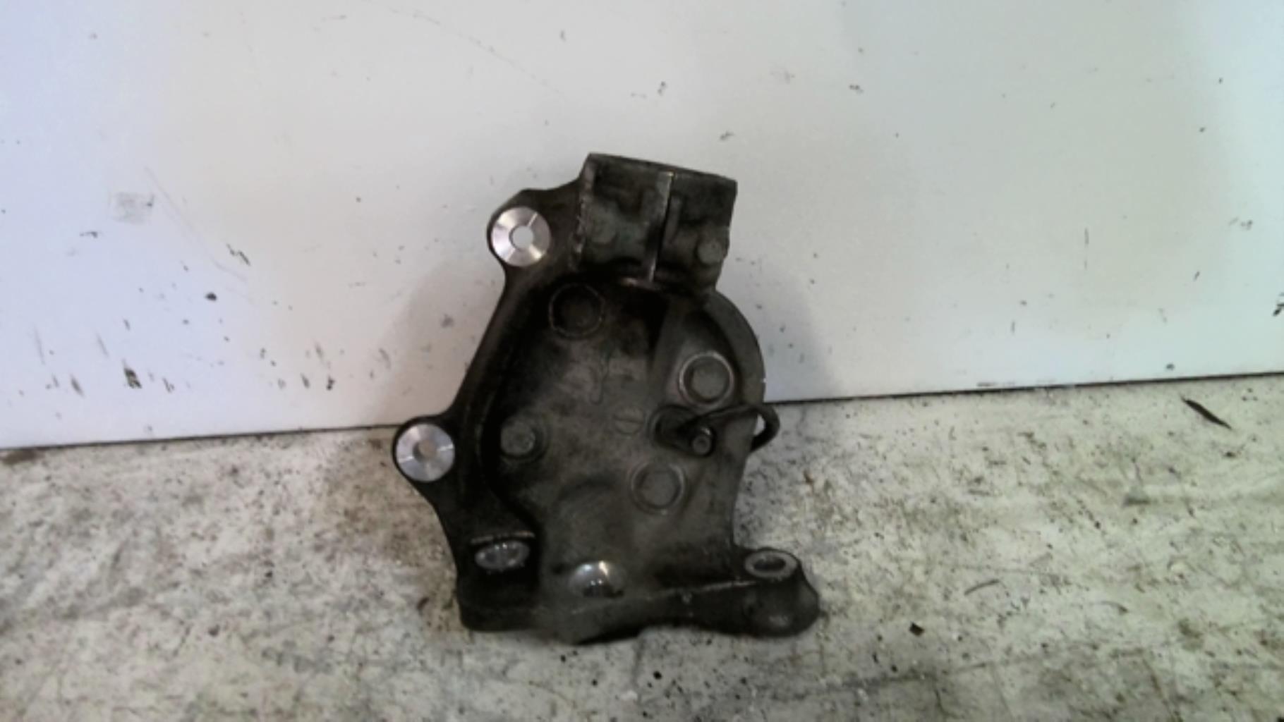 Fusee avant gauche BMW SERIE 1 E81 Diesel - 1