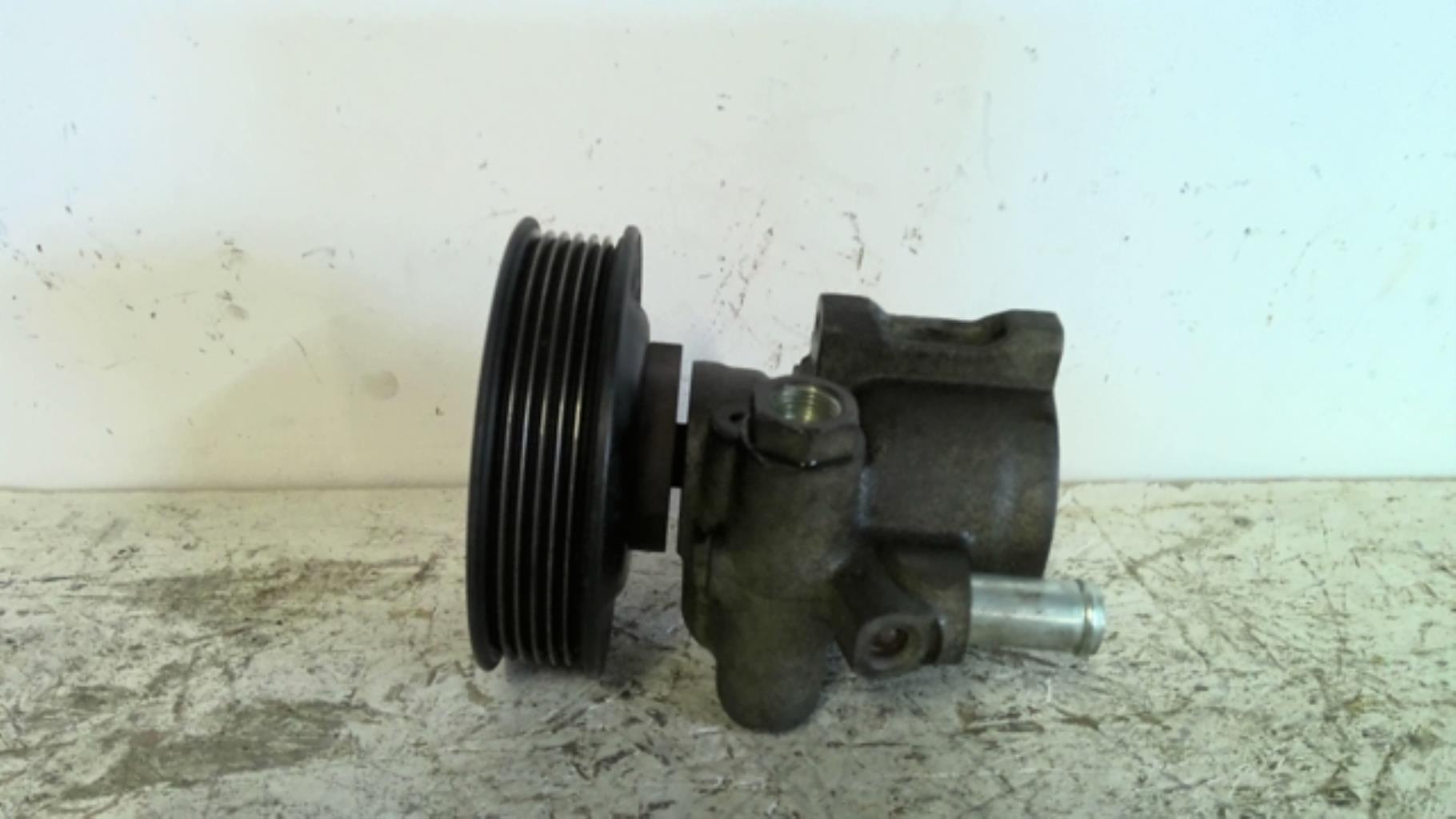 Pompe de direction VOLKSWAGEN POLO 3 PHASE 1 Essence - 1