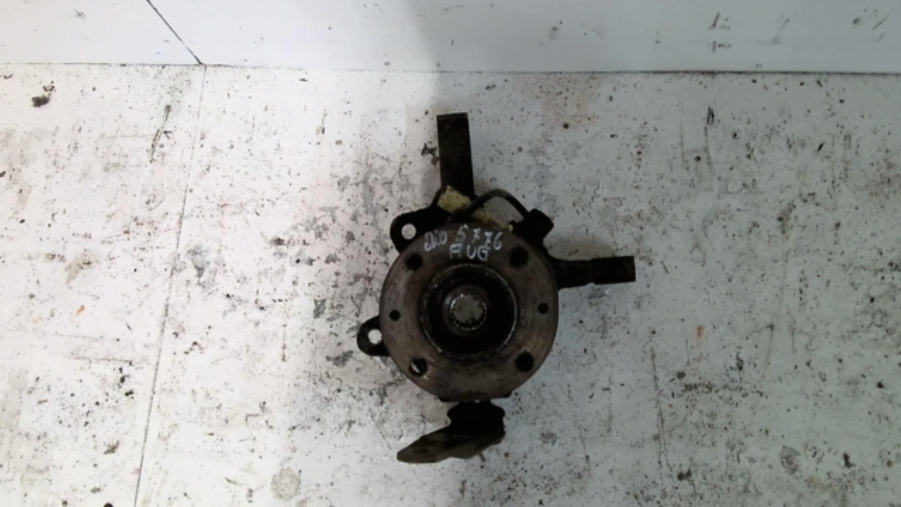 Fusee avant gauche RENAULT CLIO 2 PHASE 1 Essence - 1