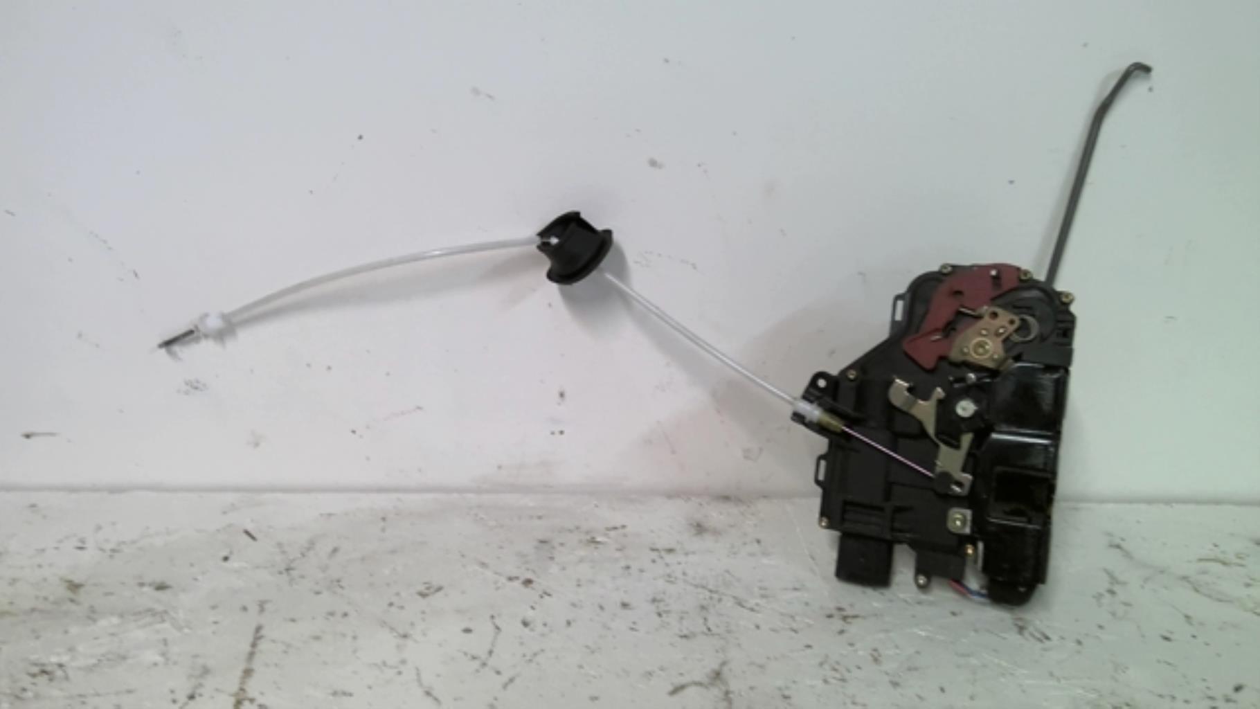 Serrure avant droit AUDI A4 2 AVANT PHASE 1 BREAK Diesel - 1