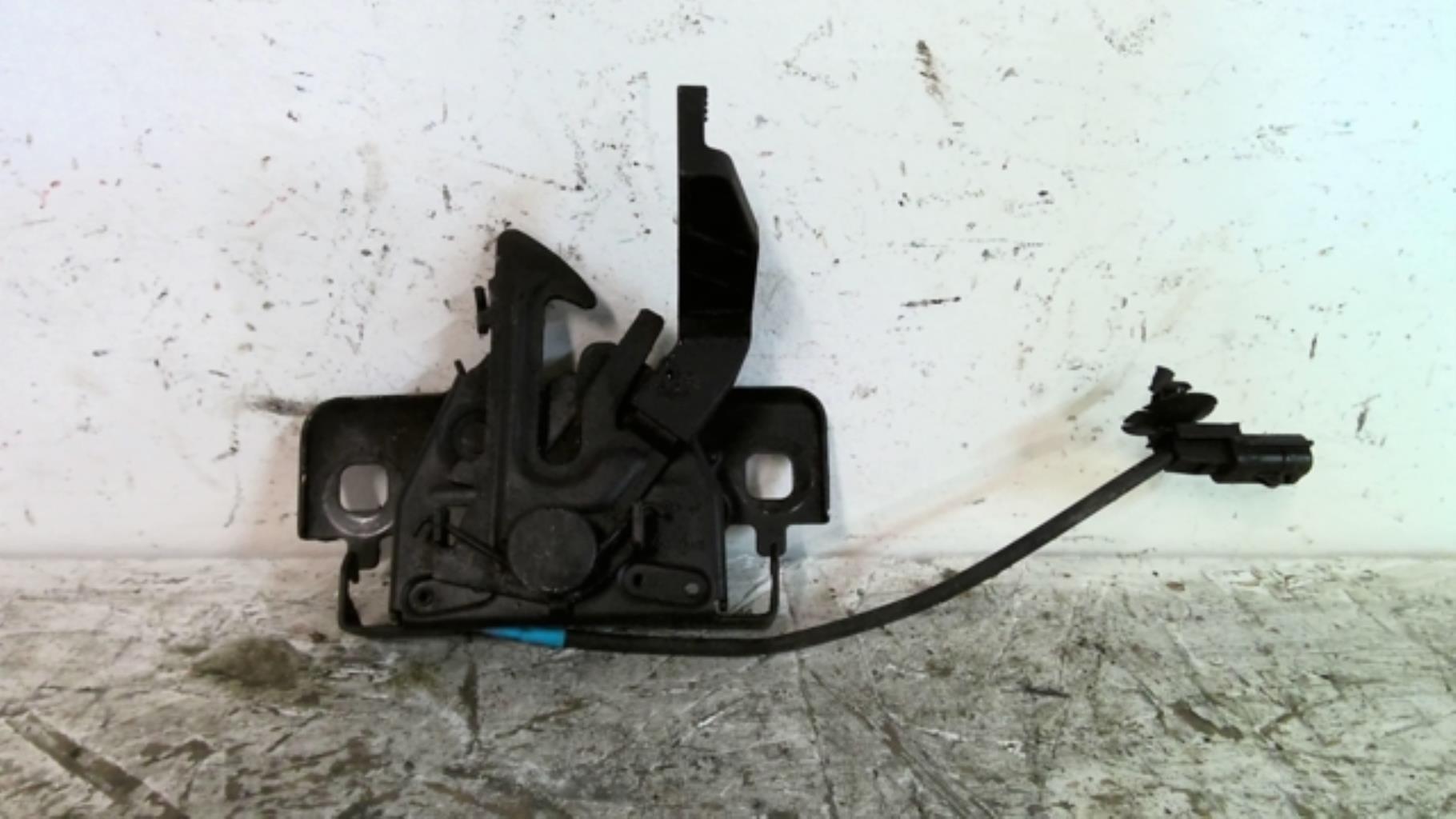 Serrure de capot DACIA SANDERO 2 PHASE 2 Diesel - 1