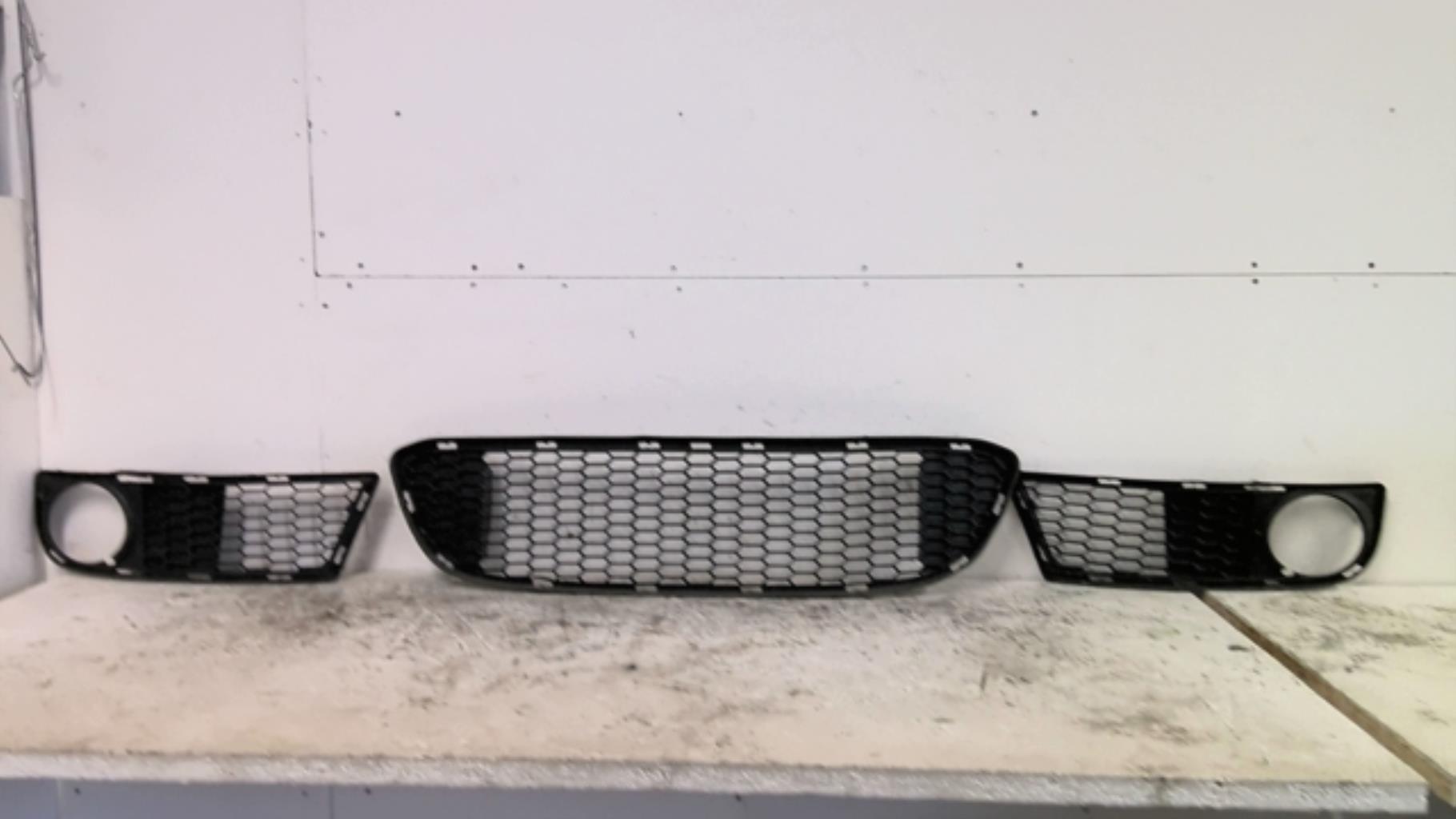 Grille de pare choc BMW SERIE 1 E82 COUPE Diesel - 1