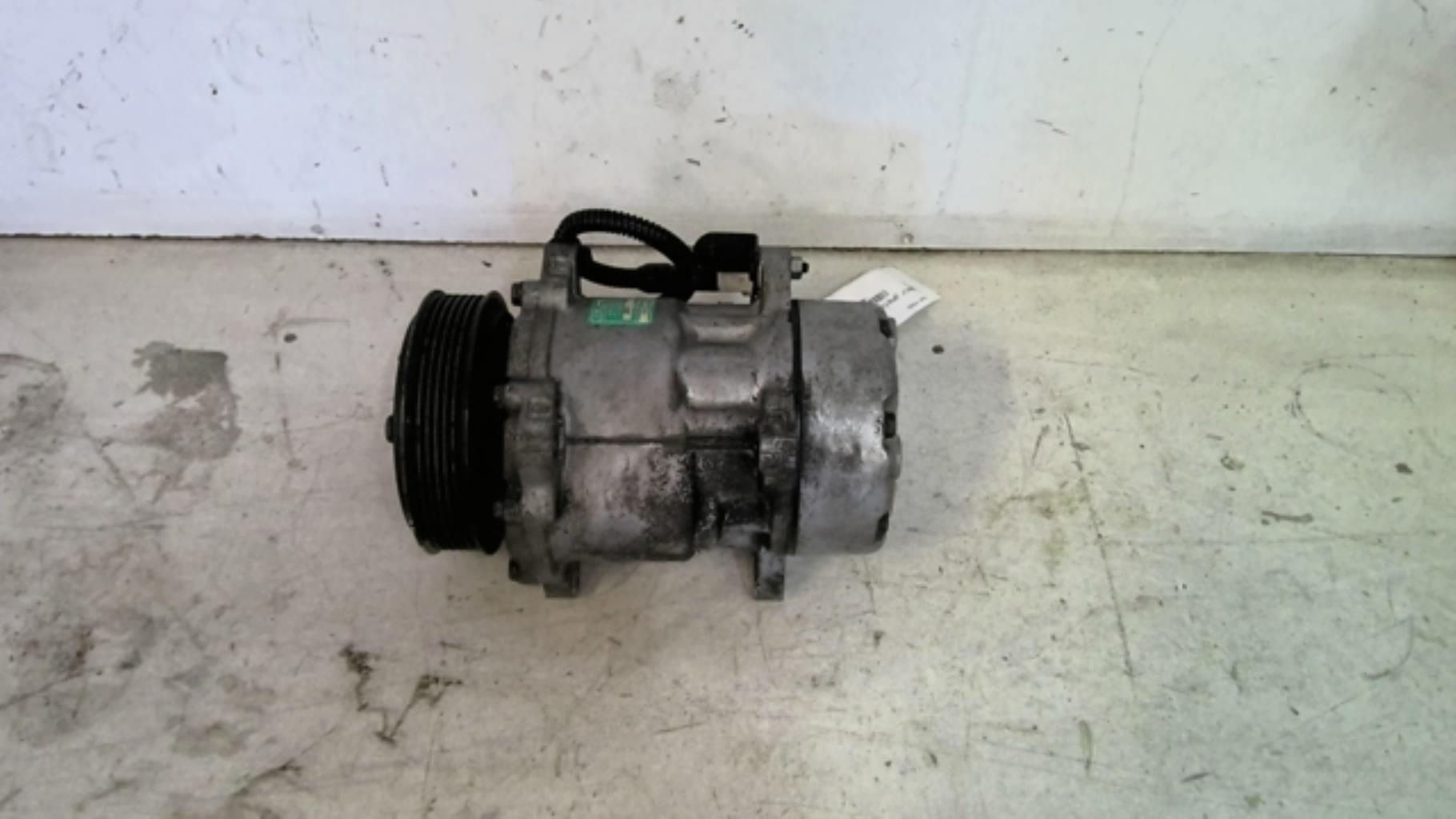 Compresseur clim PEUGEOT 406 COUPE Essence - 1