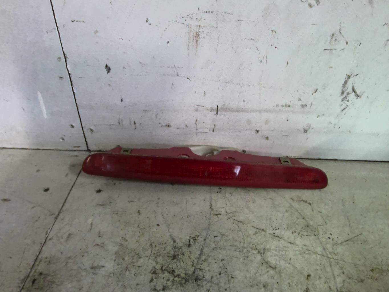 Feu arriere stop central RENAULT LAGUNA 2 PHASE 1 Essence - 1