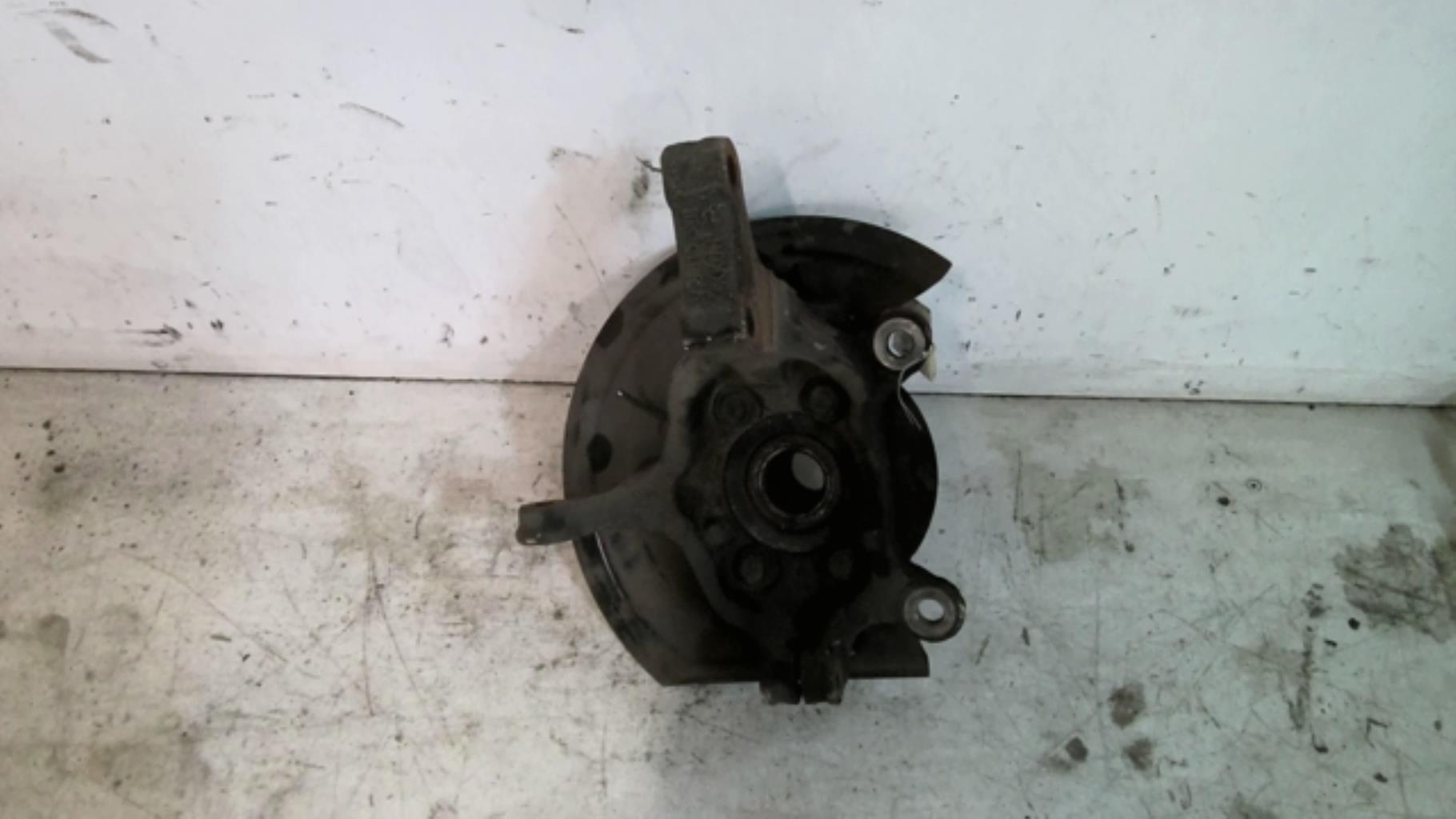 Fusee avant gauche NISSAN JUKE 1 PHASE 1 Diesel - 1