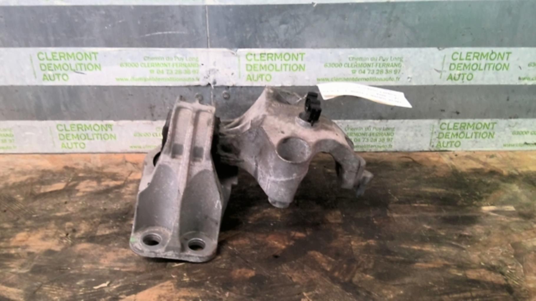 Support moteur droit DACIA DUSTER 1 PHASE 1 Diesel - 1