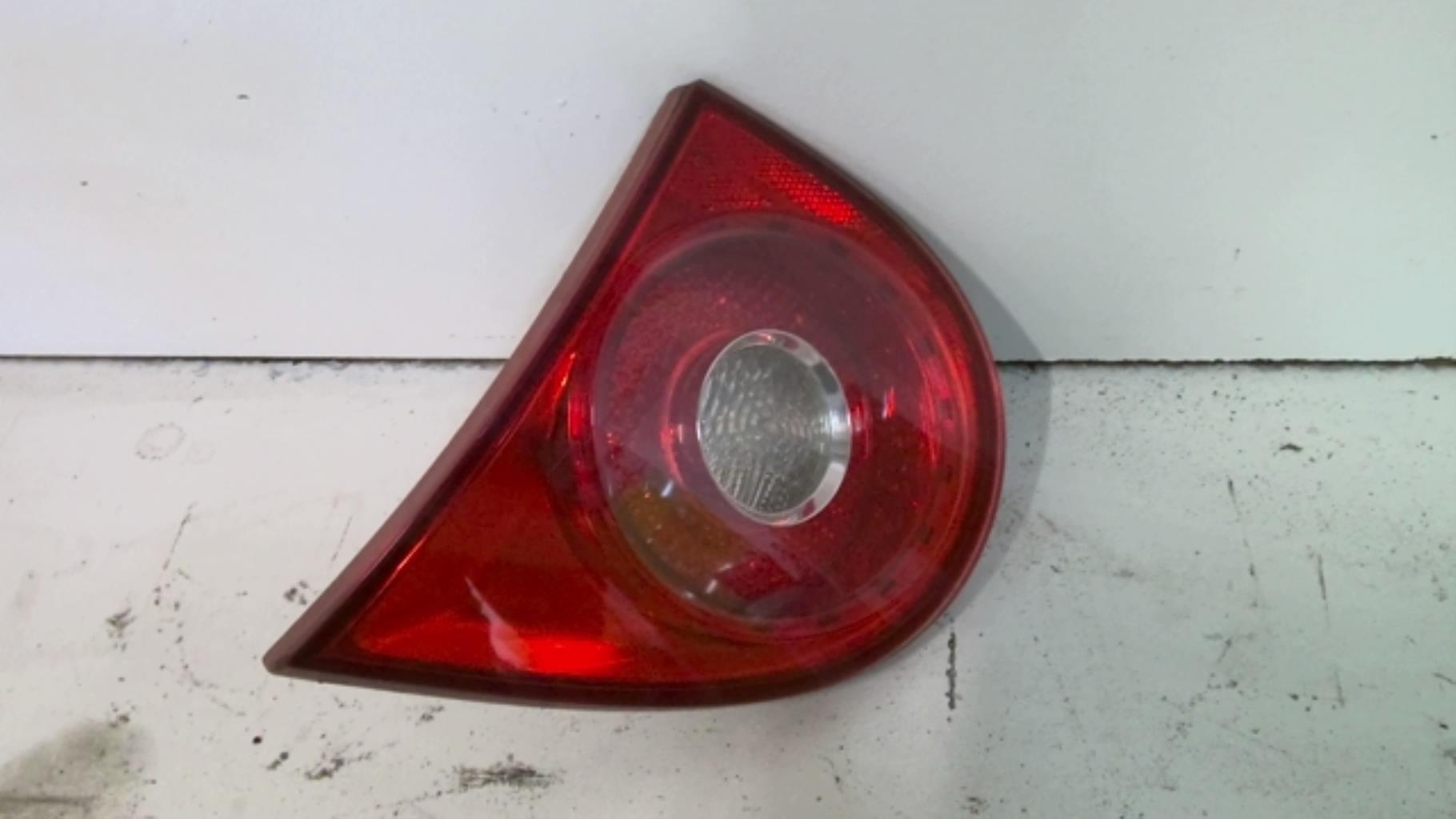 Feu arriere secondaire droit (feux) VOLKSWAGEN GOLF 5 Diesel - 1