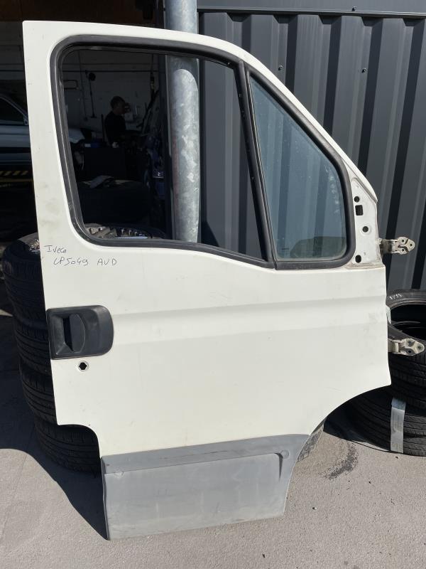 Porte avant droit IVECO DAILY 3 Diesel - 1