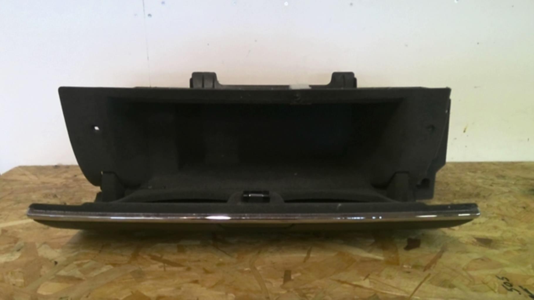 Boite a gants CITROEN C6 Diesel - 1